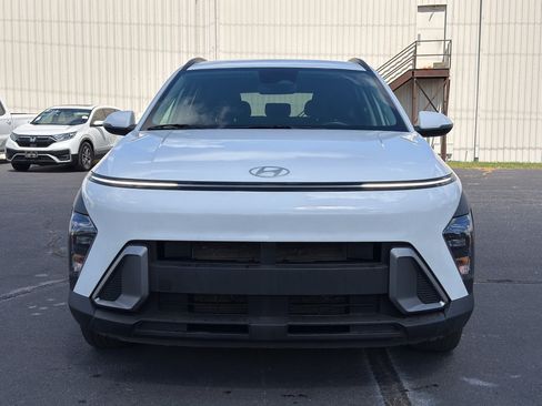 Used 2025 Hyundai Kona SEL FWD image 3