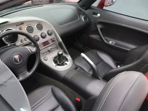 Used 2007 Pontiac Solstice GXP w/ Premium Package RWD image 39