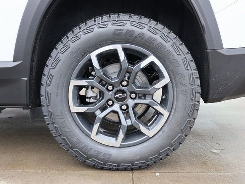 New 2026 Chevrolet Equinox ACTIV w/ Safety and Technology Package AWD/4WD image 38