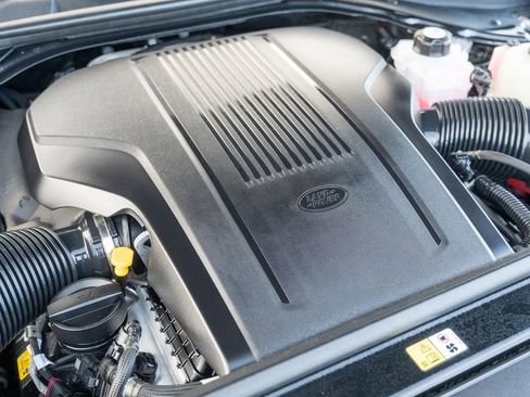 Used 2025 Land Rover Range Rover Autobiography image 37