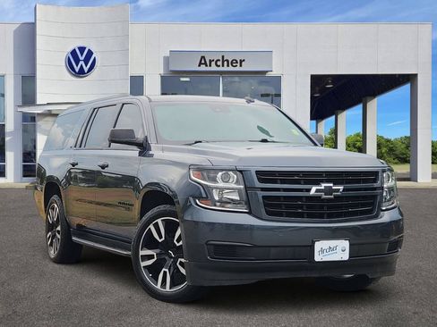 Used 2020 Chevrolet Suburban LT w/ RST Edition RWD image 1
