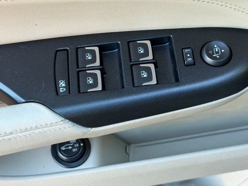 Used 2016 Cadillac SRX Luxury AWD/4WD image 15