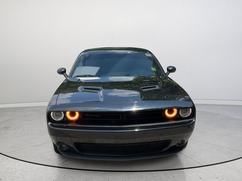 Used 2020 Dodge Challenger SXT w/ Blacktop Package RWD image 4