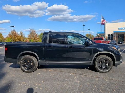 Used 2025 Honda Ridgeline Black Edition image 3