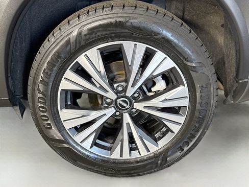 Used 2022 Nissan Rogue SV FWD image 37