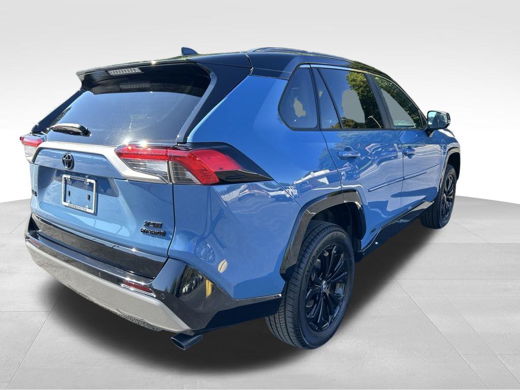 Used 2022 Toyota RAV4 XSE AWD/4WD image 5