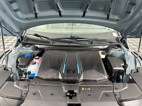 Used 2024 Hyundai Ioniq 5 SE image 32