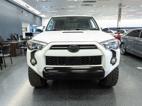 Used 2020 Toyota 4Runner TRD Off-Road Premium w/ Moonroof Package AWD/4WD image 2