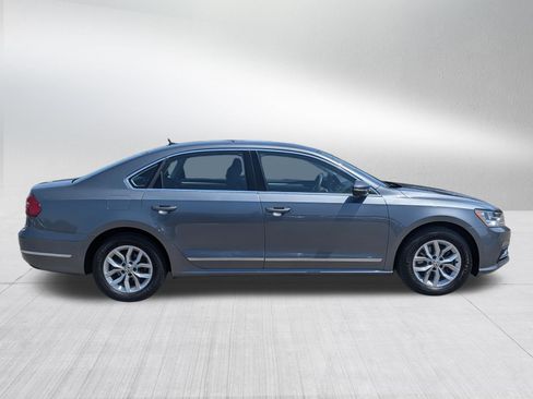 Used 2016 Volkswagen Passat 1.8T R-Line FWD image 8