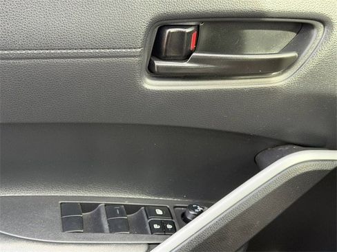 Used 2024 Toyota Corolla Cross SE image 22