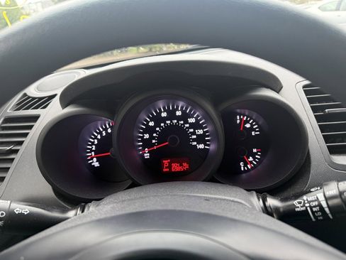Used 2012 Kia Soul FWD image 24