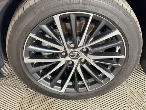 Used 2024 Lexus ES 350 w/ Premium Package image 12