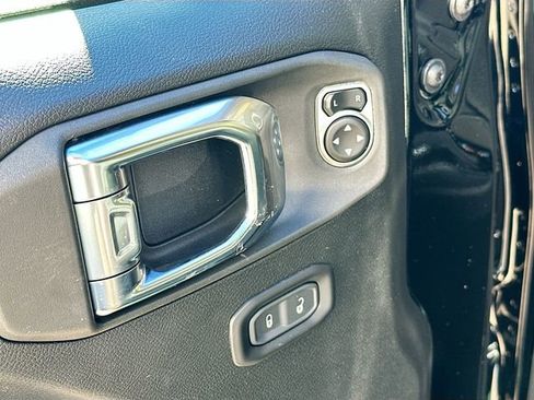New 2026 Jeep Gladiator Sport AWD/4WD image 18