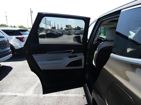 Used 2021 Kia Telluride S AWD/4WD image 18