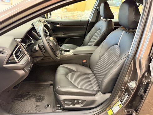 Used 2023 Toyota Camry SE FWD image 8