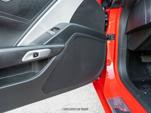 Used 2019 Chevrolet Corvette Stingray Coupe w/ Carbon Flash Badge Package image 50