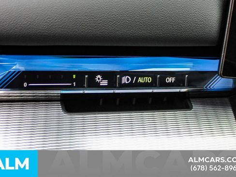 Used 2025 BMW i5 eDrive40i w/ M Sport Package RWD image 29