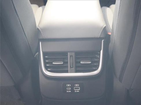 Used 2024 Subaru Outback Premium image 29