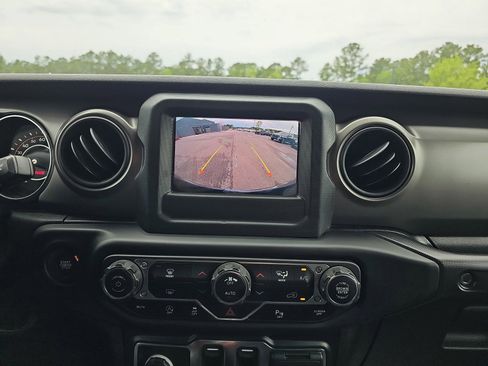 Used 2021 Jeep Wrangler Sport AWD/4WD image 25