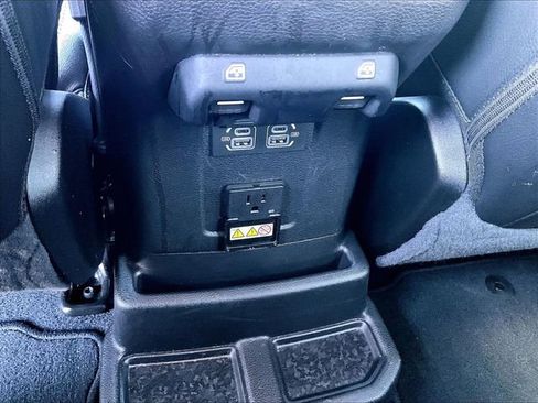 Used 2022 Jeep Wrangler Unlimited Sahara image 28