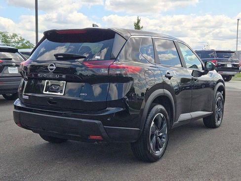 Used 2025 Nissan Rogue SV AWD/4WD image 11