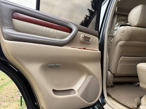 Used 2002 Lexus LX 470 4WD image 33