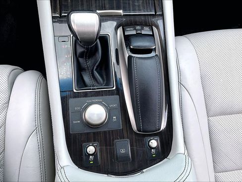 Used 2013 Lexus LS 460 w/ Comfort Pkg RWD image 33
