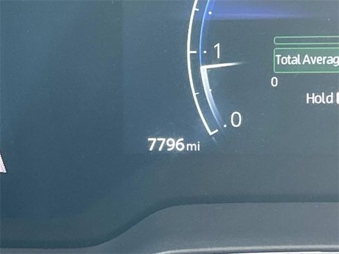 Used 2025 Toyota Corolla Cross XLE image 30