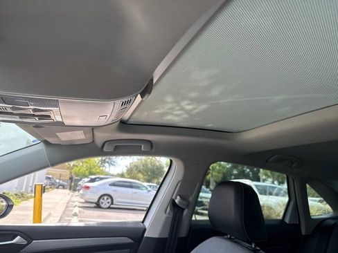 Used 2026 Volkswagen Jetta SE FWD image 20