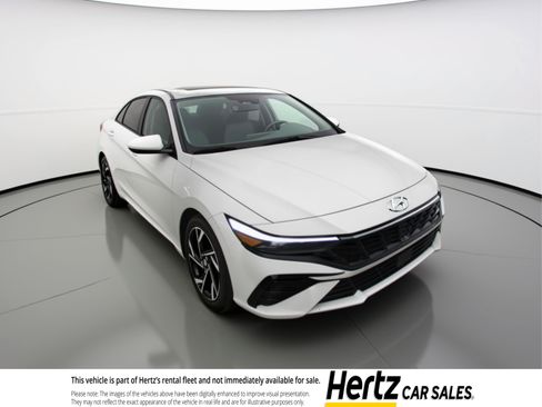 Used 2025 Hyundai Elantra SEL image 1