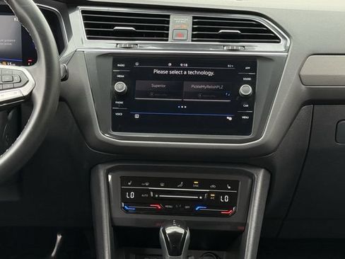 Used 2022 Volkswagen Tiguan SE FWD image 16