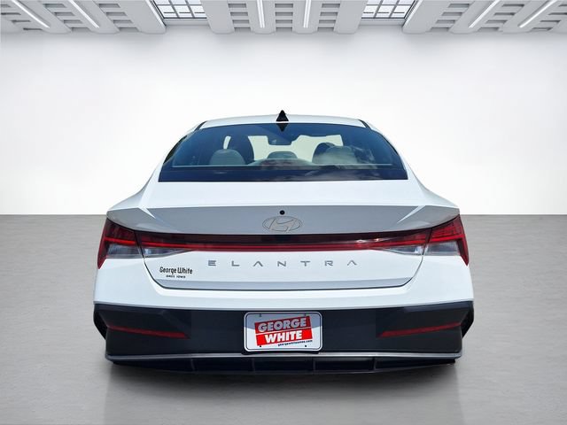 Used 2025 Hyundai Elantra SEL FWD image 33