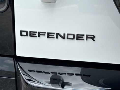 New 2026 Land Rover Defender 110 X-Dynamic SE AWD/4WD image 11