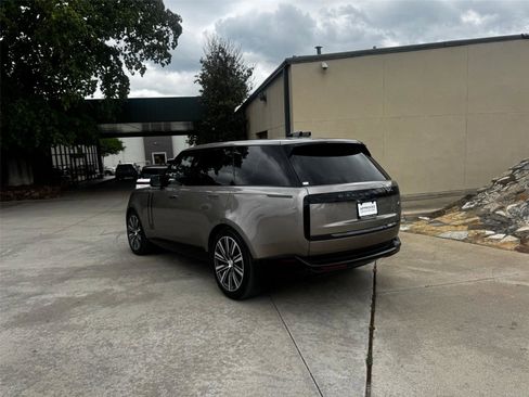 Certified 2023 Land Rover Range Rover SE image 5