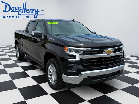 Used 2025 Chevrolet Silverado 1500 LT RWD image 7