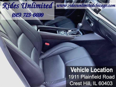 Used 2018 MAZDA MAZDA3 Touring FWD image 32