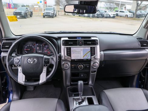 Used 2022 Toyota 4Runner SR5 Premium w/ Moonroof Package image 40