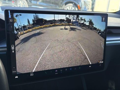 Used 2022 Tesla Model X Plaid image 14