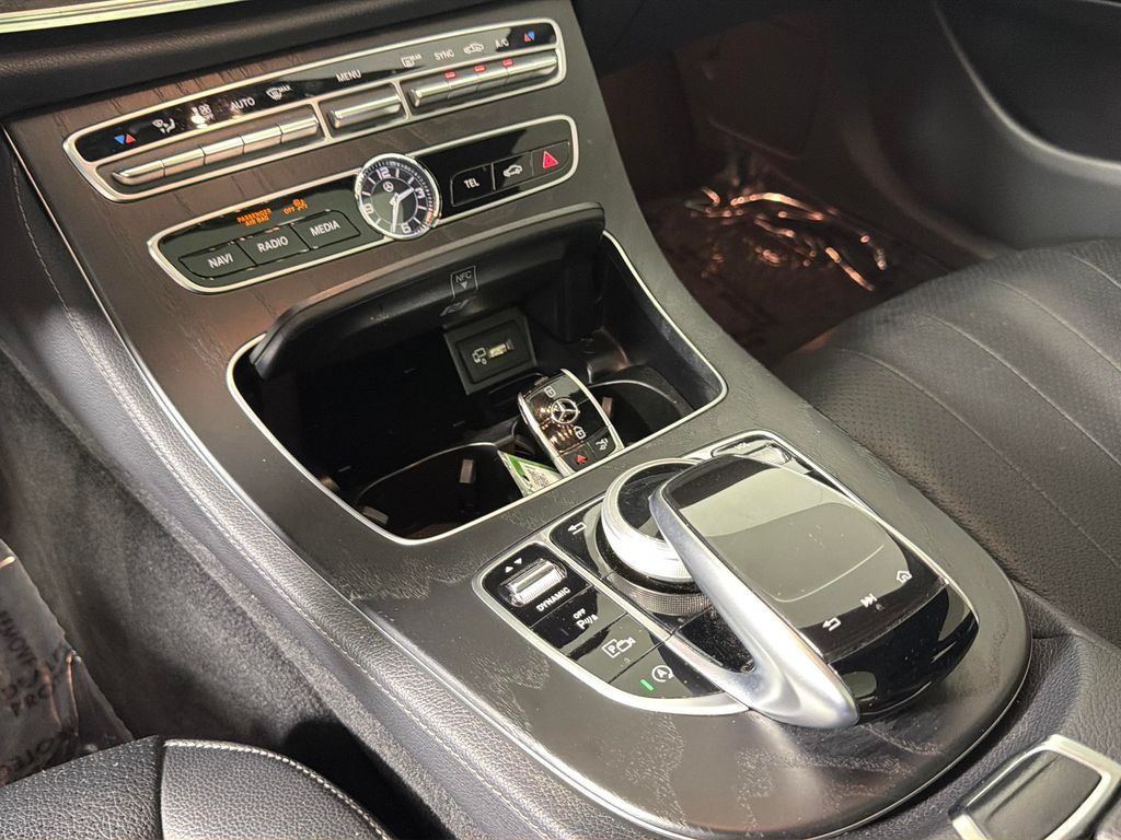 Used 2018 Mercedes-Benz E 300 image 22