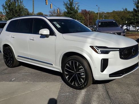 New 2026 Volvo XC90 B6 Plus image 2