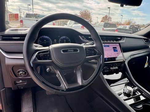 New 2025 Jeep Grand Cherokee Overland w/ Adv Protech Group III image 10