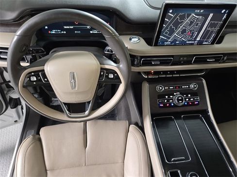 Certified 2023 Lincoln Aviator Reserve w/ Equipment Group 201A image 15