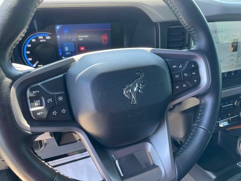 Used 2023 Ford Bronco Badlands w/ Sasquatch Package AWD/4WD image 13
