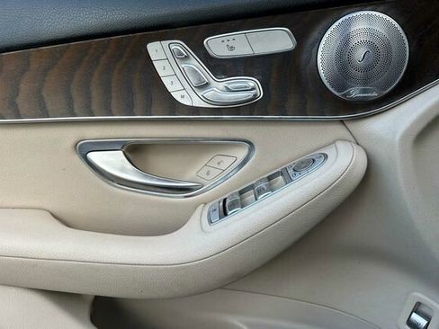 Used 2018 Mercedes-Benz GLC 300 4MATIC image 11