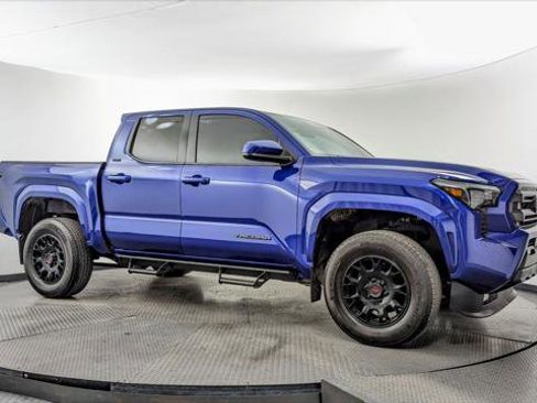 Used 2024 Toyota Tacoma SR5 RWD image 11