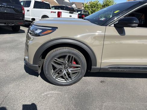 New 2026 Ford Explorer ST-Line w/ ST-Line Street Pack AWD/4WD image 9