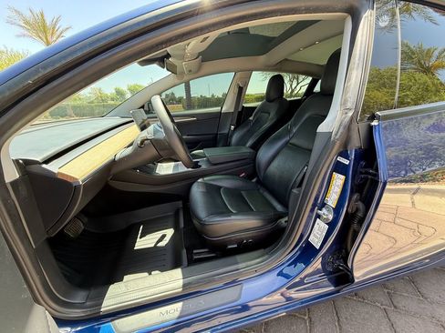 Used 2022 Tesla Model 3 Long Range AWD/4WD image 9
