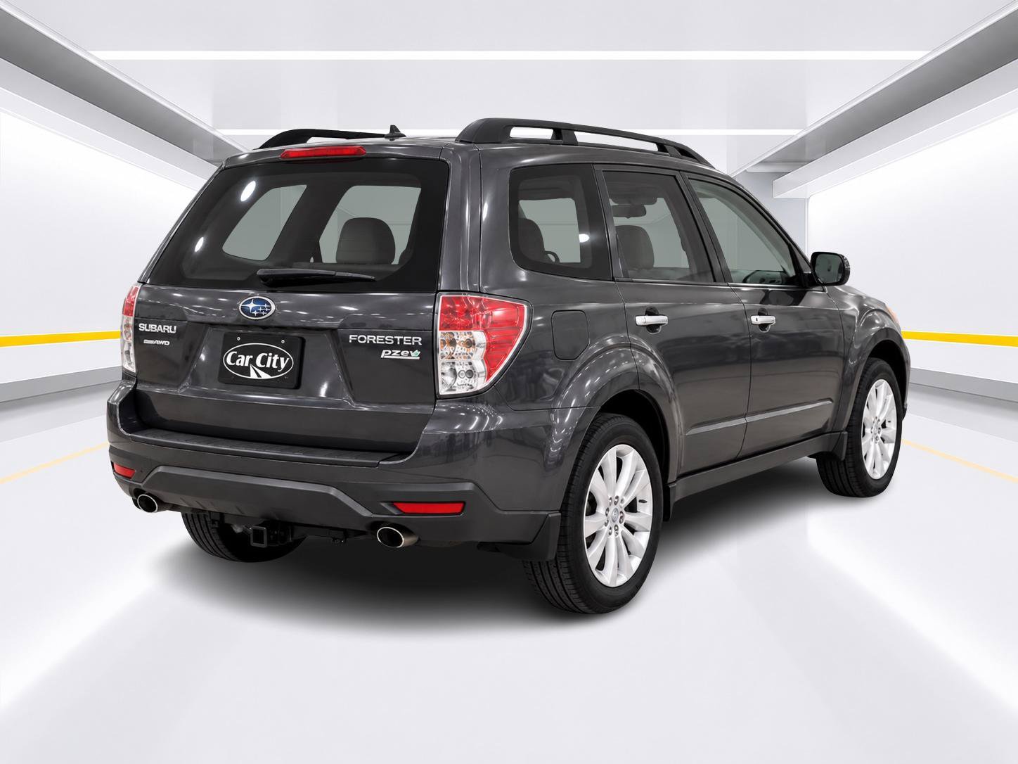 Used 2013 Subaru Forester 2.5X Premium AWD/4WD image 5
