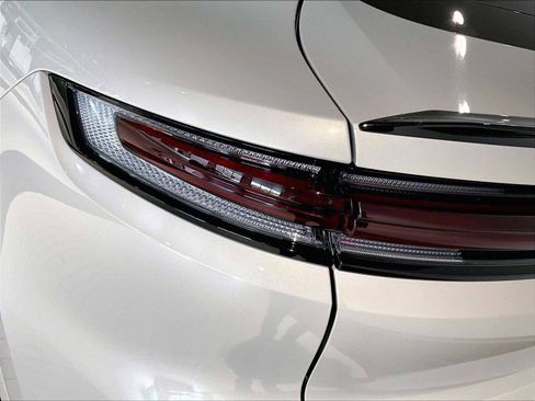 New 2026 Porsche Cayenne Coupe AWD/4WD image 31