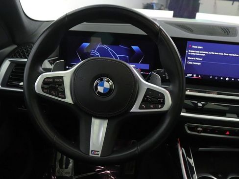 Used 2024 BMW X7 xDrive40i w/ M Sport Package image 10